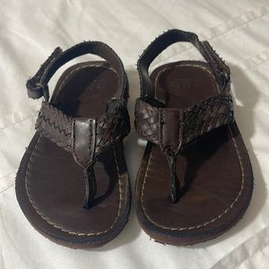 HP🥳🎉 3/$15 Gap Boys Sandals Size 6